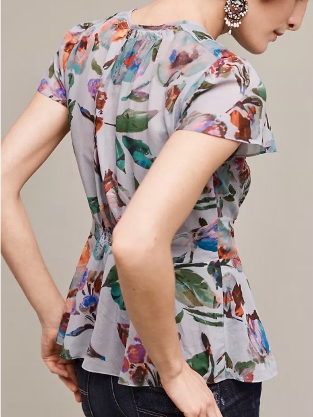 Anthropologie Floreat Amarillo Cinch-Waist Floral Silk Top Light Grey size 12 - Picture 8 of 8